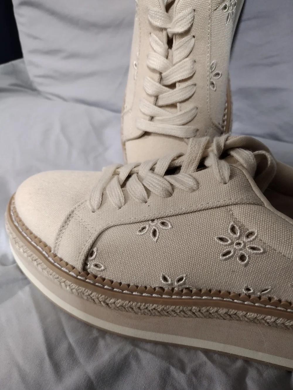 Dolce Vita Cream Platform Lace-Up Sneakers 6.5 Canvas